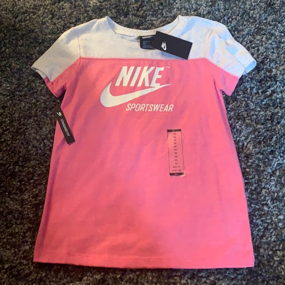 nike t-shirt